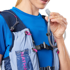 Nathan Vapor Airess 3.0 front pocket enables quick access to essentials.
