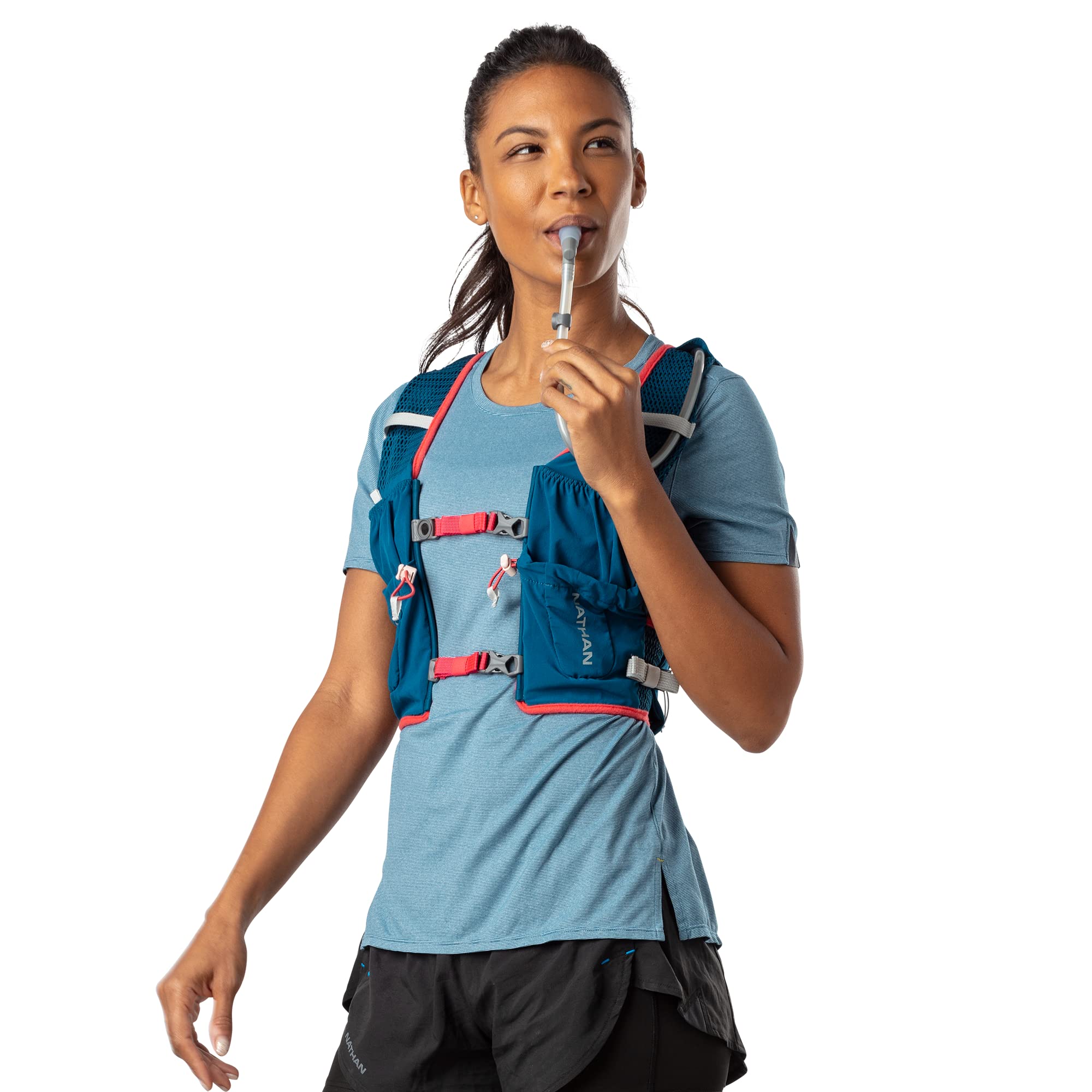 Adjustable sternum straps on Nathan VaporAir Lite ensure secure fit.