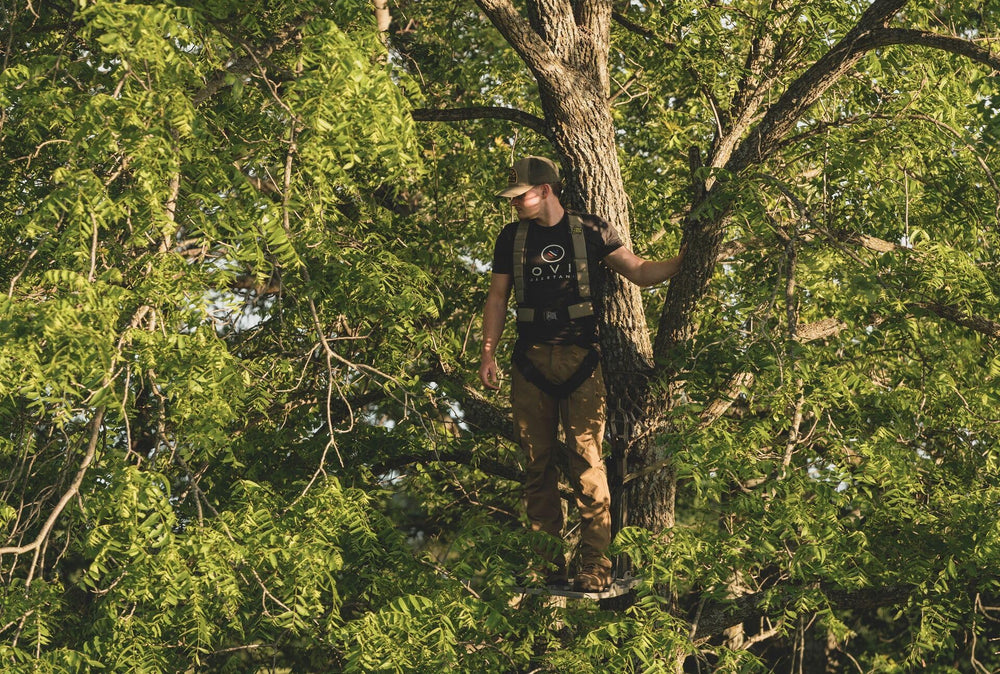 NatureBlend hang-on tree stand large 26.7x17.8-inch platform supports comfortable shooting.