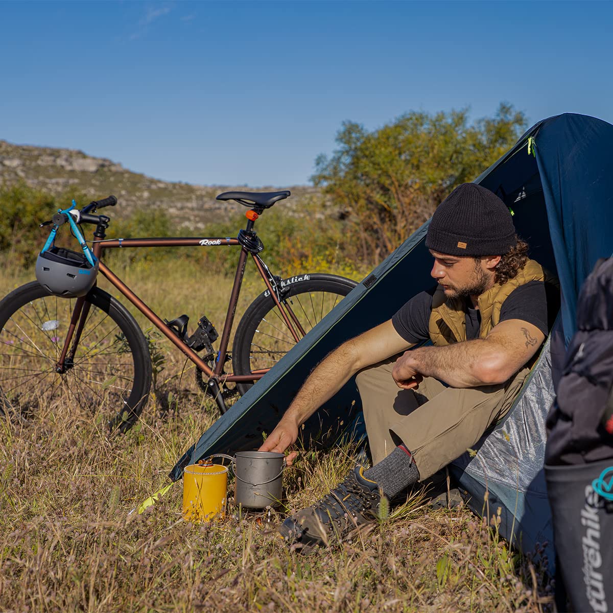 Naturehike bikepacking 1person tent includes rainfly, poles, pegs for quick setup.