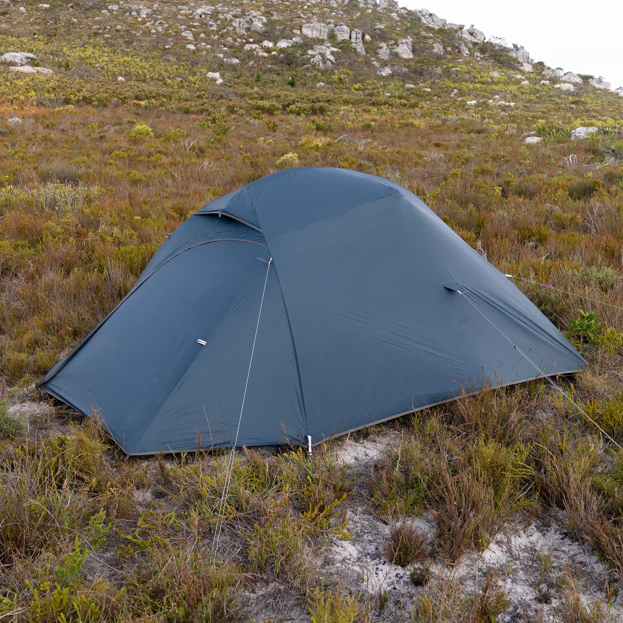 Naturehike Cloud-Up 3 Person Tent aluminum poles and stakes ensure sturdy structure