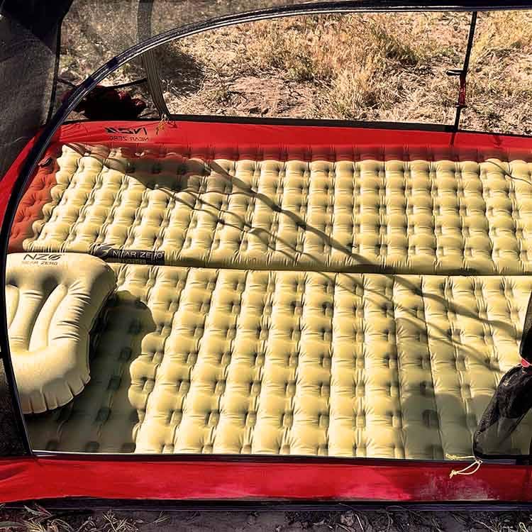 Near Zero noise-free sleeping pad for undisturbed rest in tents
