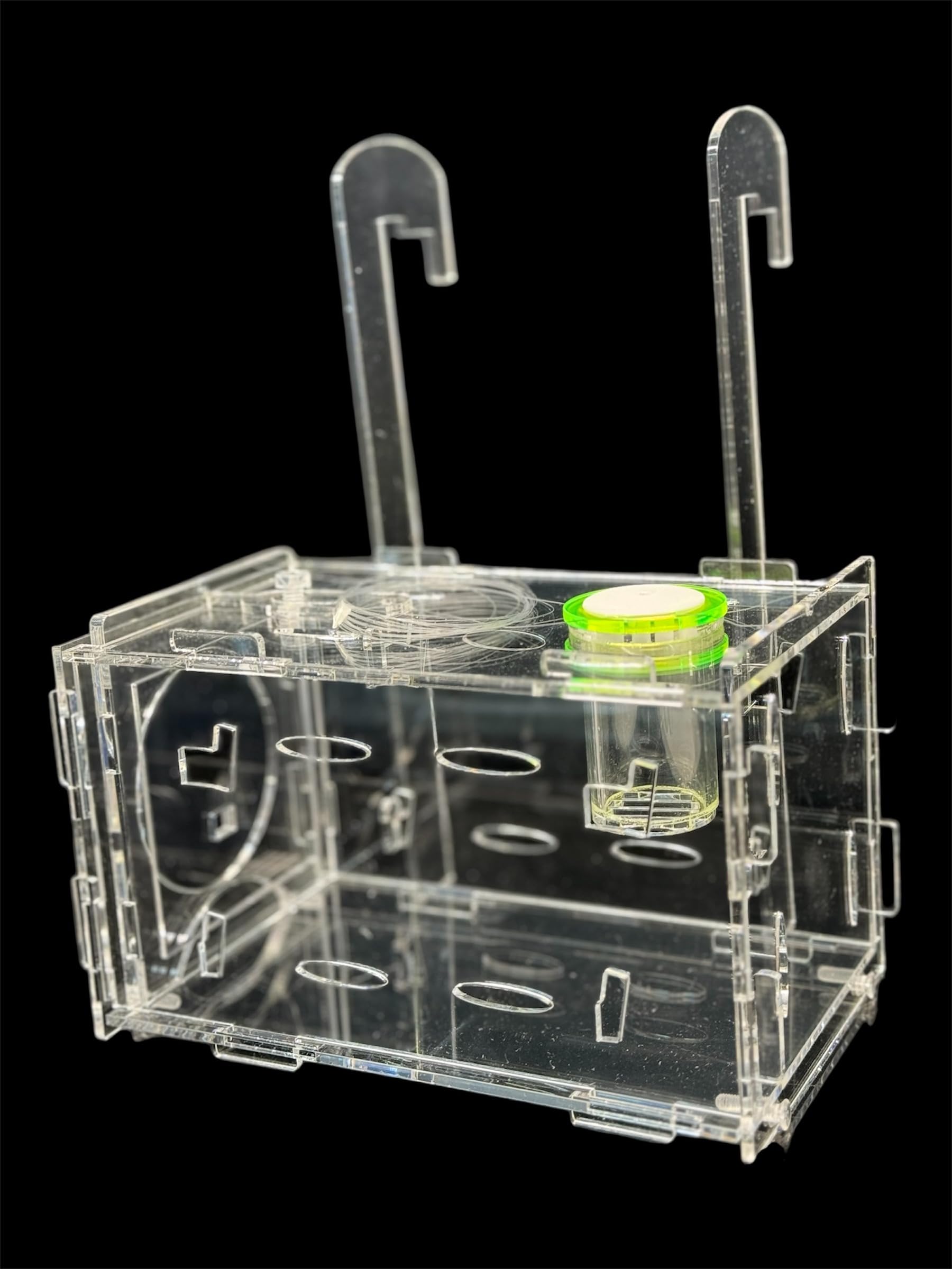 Nelson's Acrylic Works medium fish trap, 7 x 4 x 4 inches