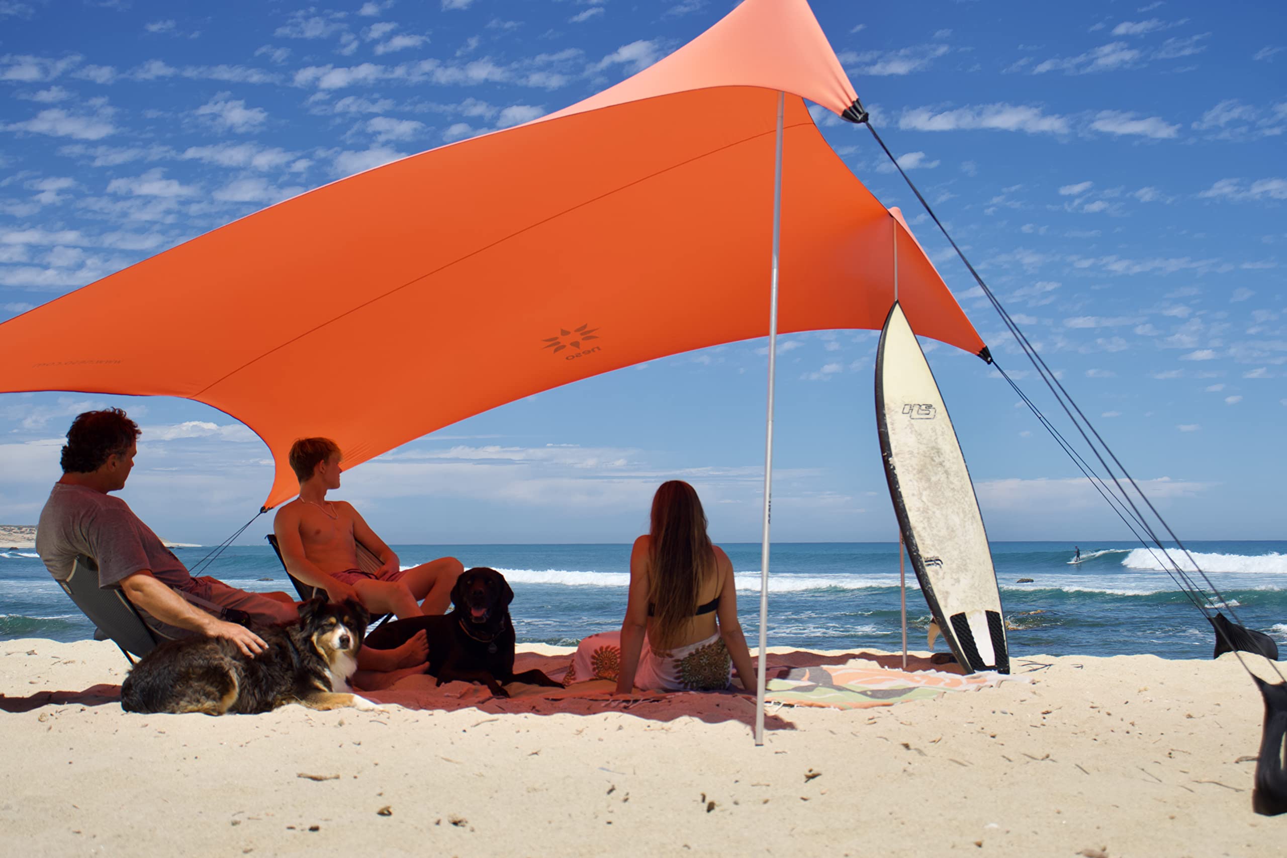Neso Grande beach tent setup showcases 7ft height and 9x9ft coverage.