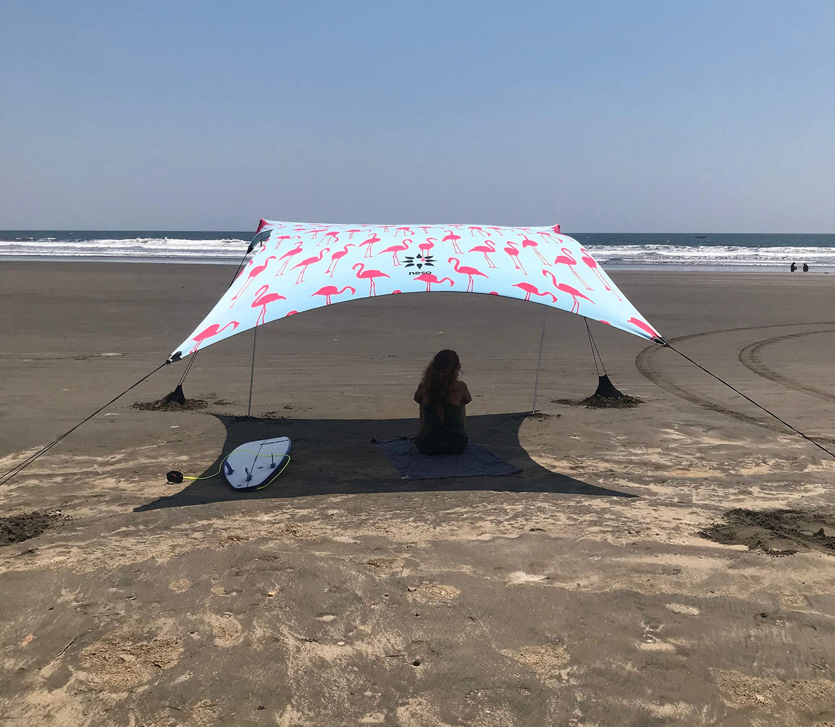 Neso Grande beach tent setup demonstrating quick shade system for family outings