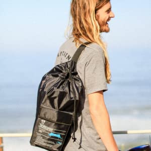 Neso Grande compact bag folds to a 19.5-inch package for easy travel.