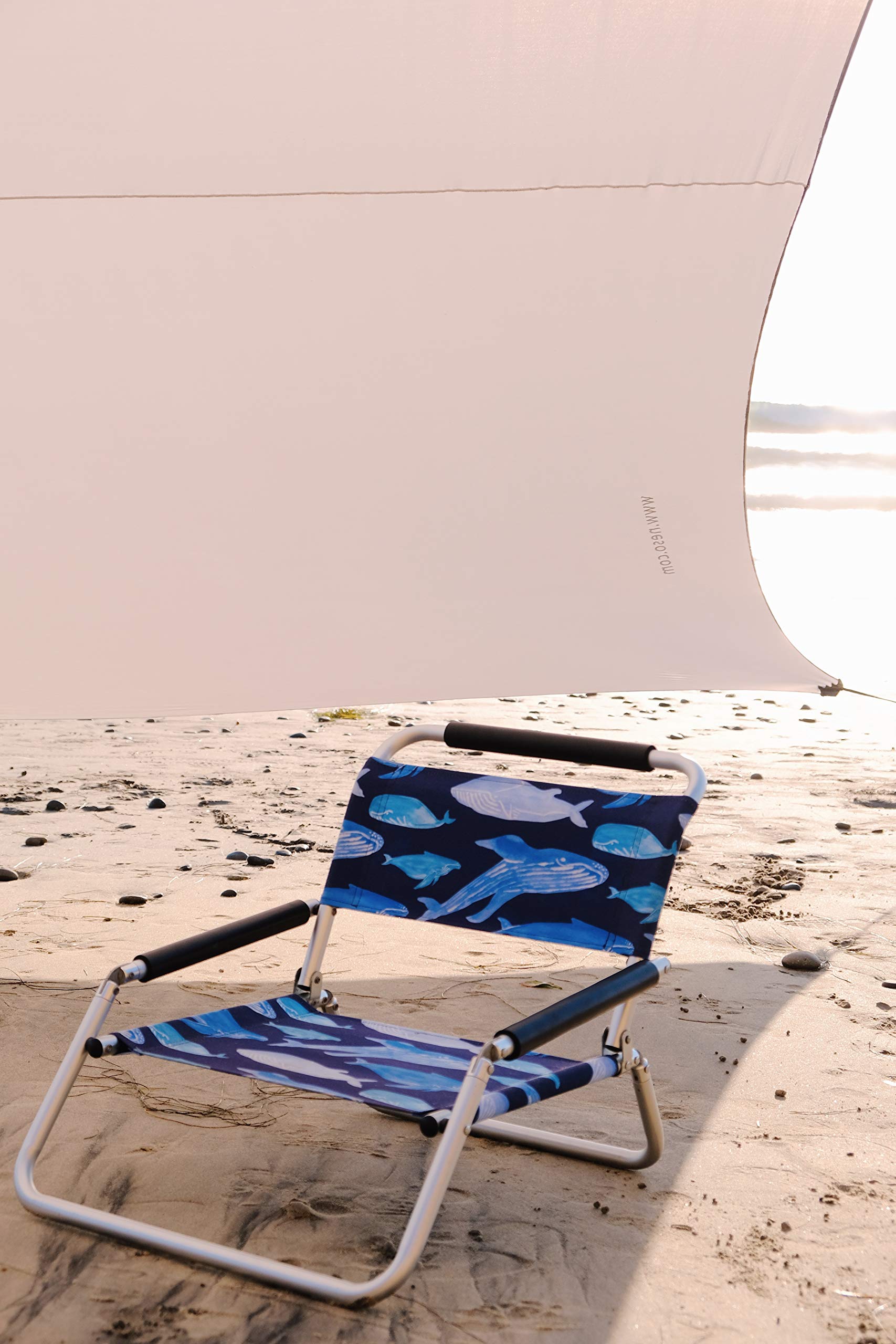 Neso Whales beach chair with shoulder strap for quick transport
