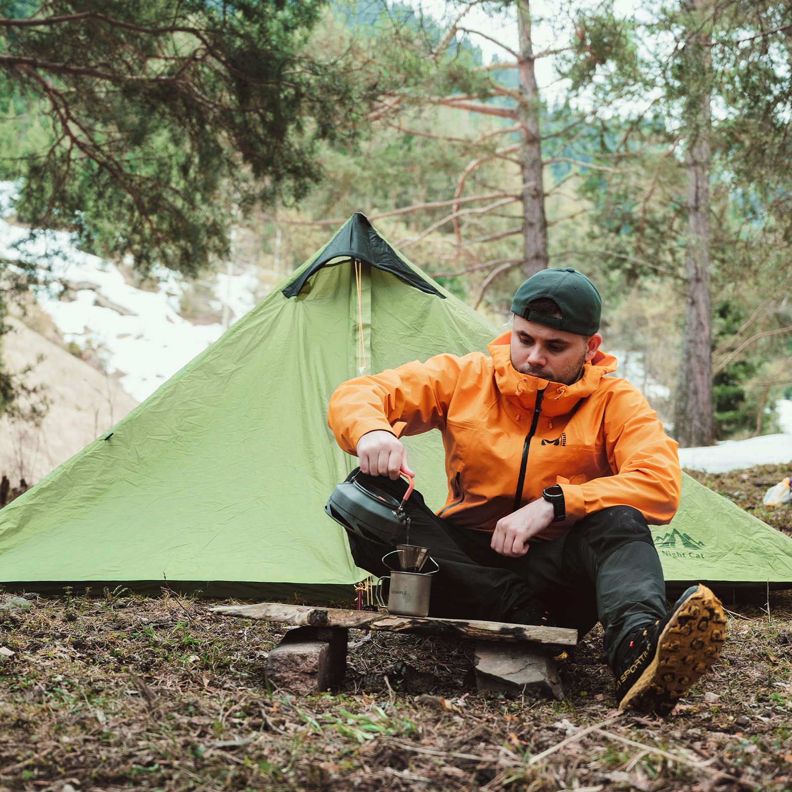 Night Cat Ultralight Tent 1P weight around 2 lbs for ultralight backpacking.