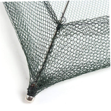 Nirelief red ring protects fingers and marks the net’s water position.