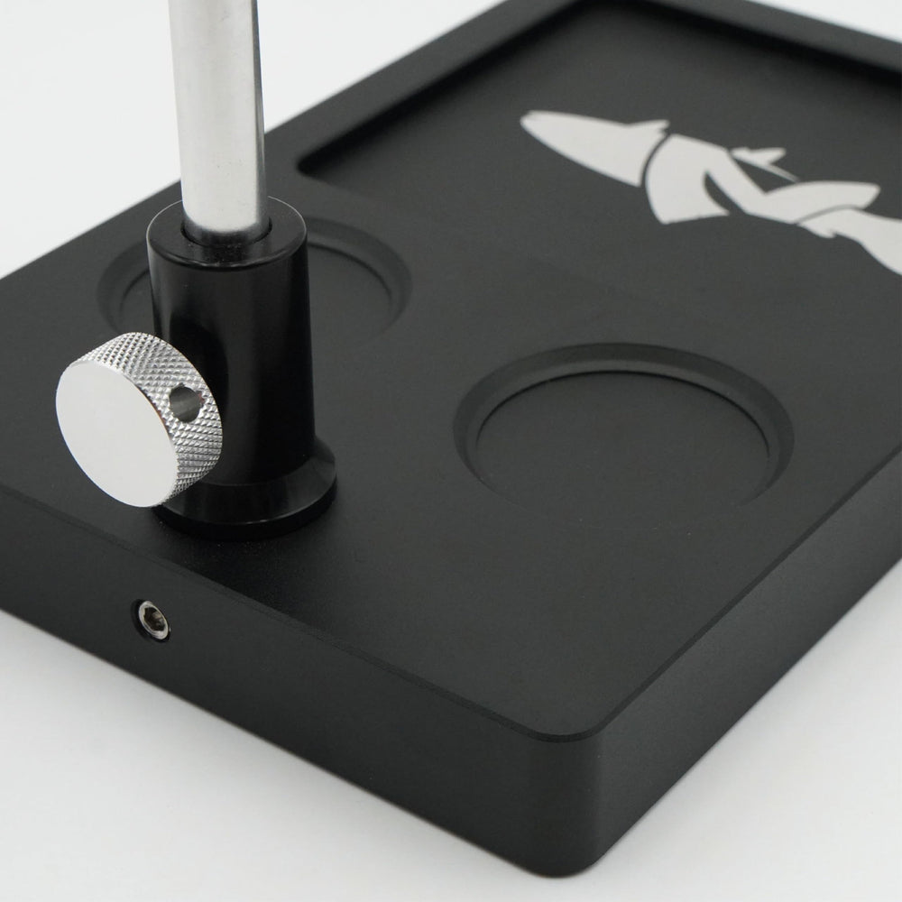 Nirvana On The Fly Nirvana V2 in-use travel-setup illustrates on-the-go tying stability.
