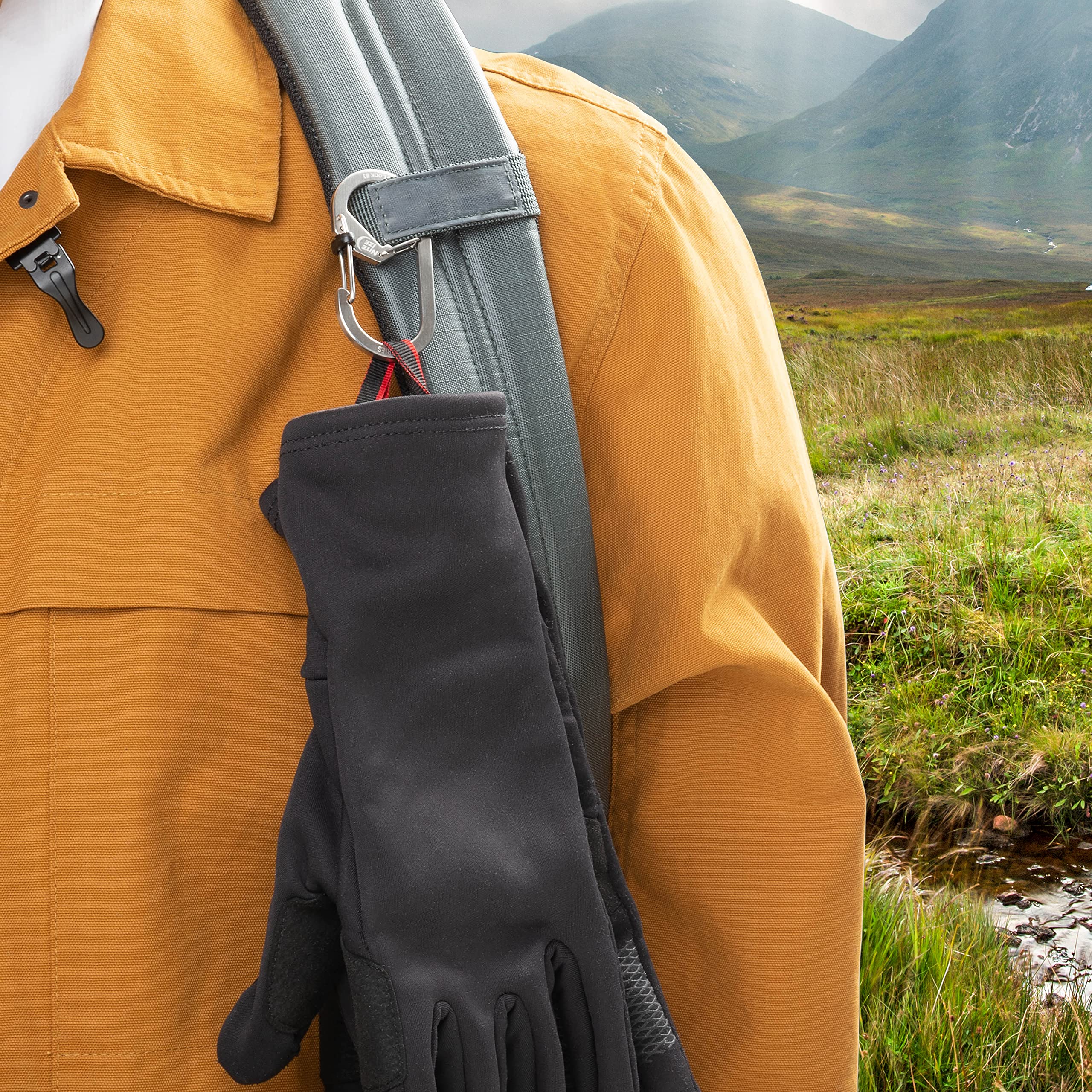 Durable stainless steel body resists daily wear while staying reliably closed.