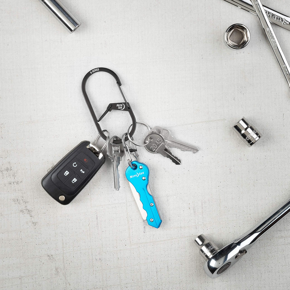Nite Ize GS4-01-R6 inner gate access for quick key changes.