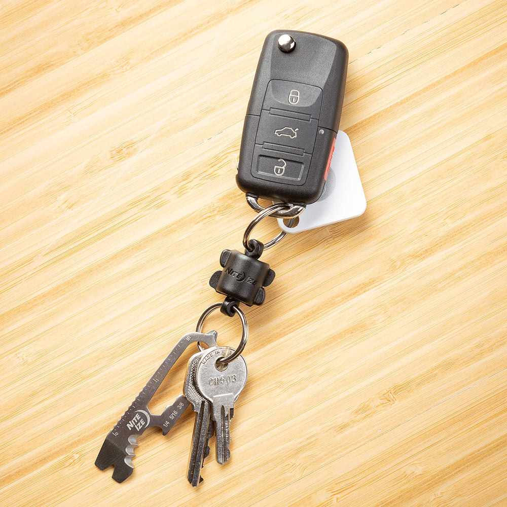 Nite Ize KeyRing 360 twin magnets show magnetic pairing option.