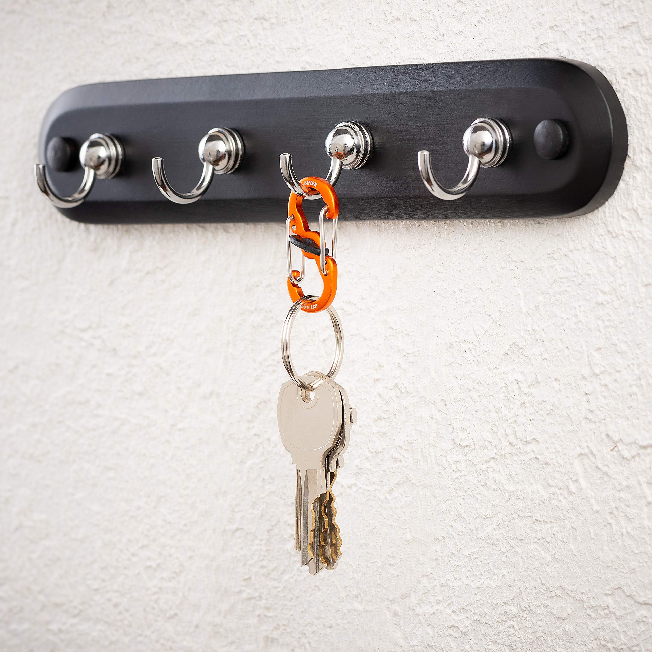 Nite Ize S-Biner MicroLock compact design fits in pockets.