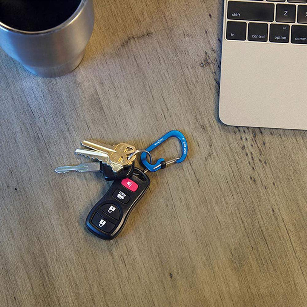 Nite Ize Size-3 S-Biner SlideLock secures keys with a slim locking design for everyday carry.