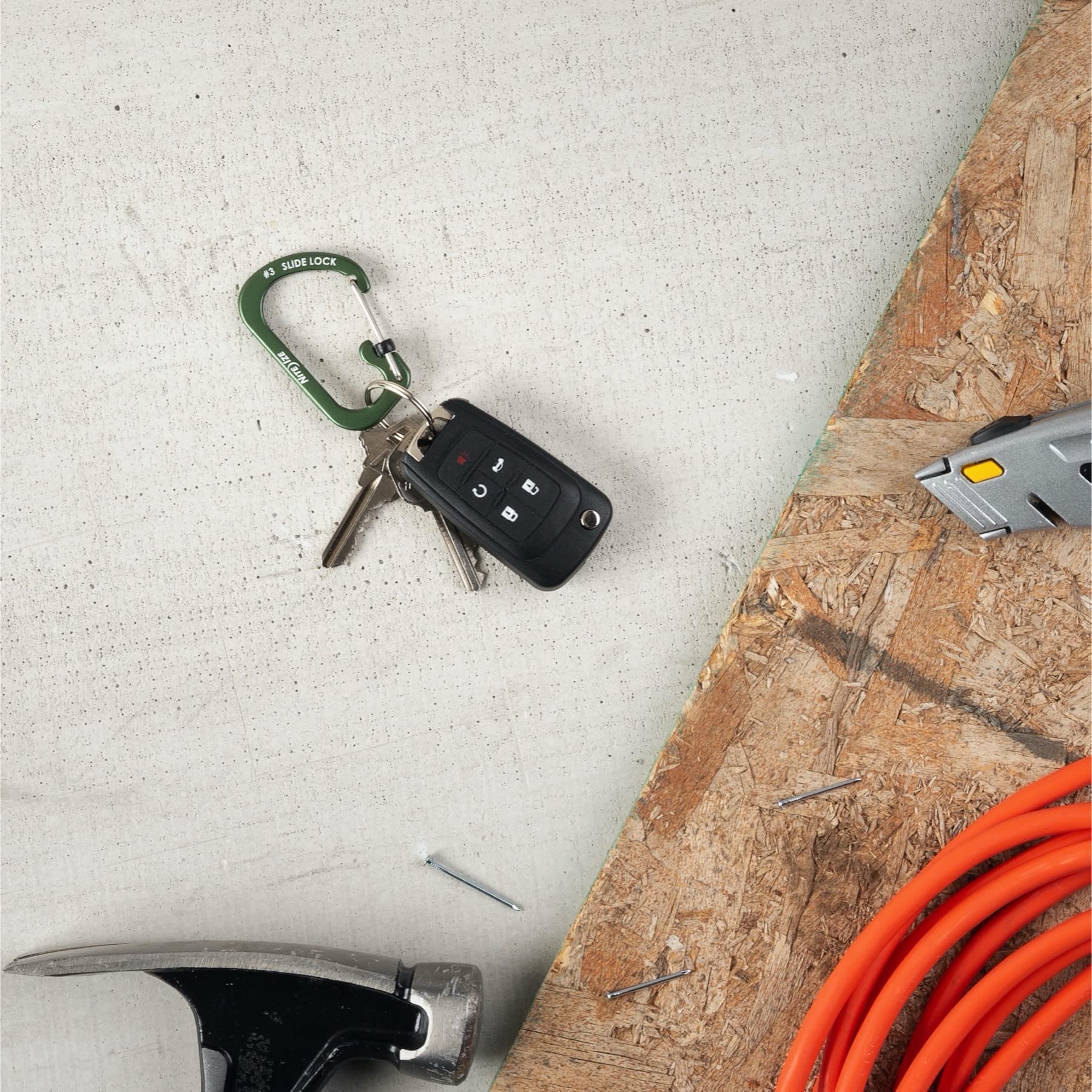 Nite Ize SlideLock carabiner olive as zipper pull