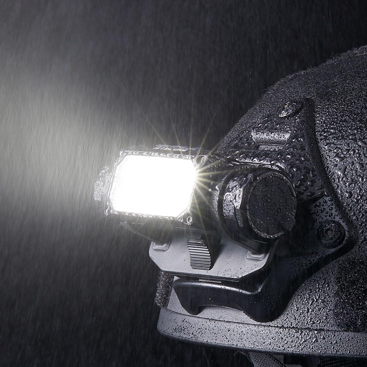 Nitecore HC65M-UHE package contents including helmet mount and case.