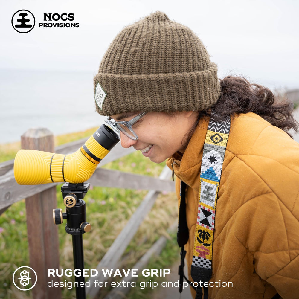 Nocs Provisions Lite View weather-resistance image underscores IPX4 protection in light rain