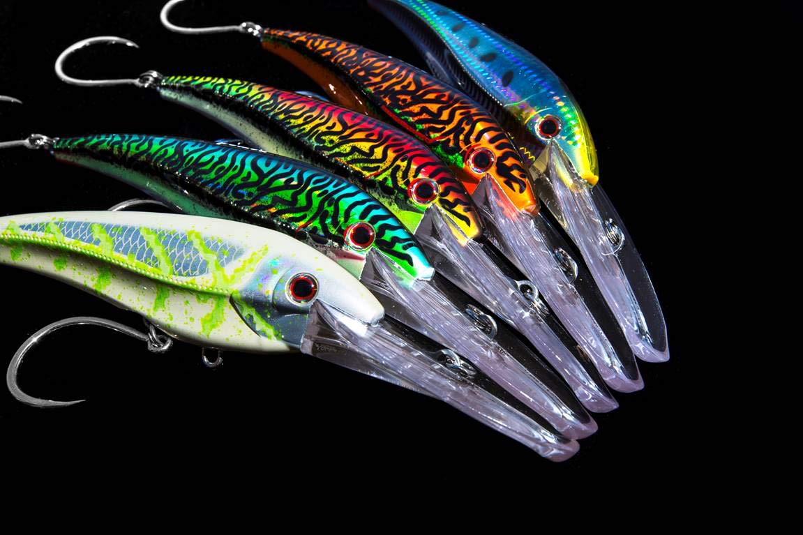 Nomad Design DTX Minnow 165 features gorilla-through wire for maximum strength.
