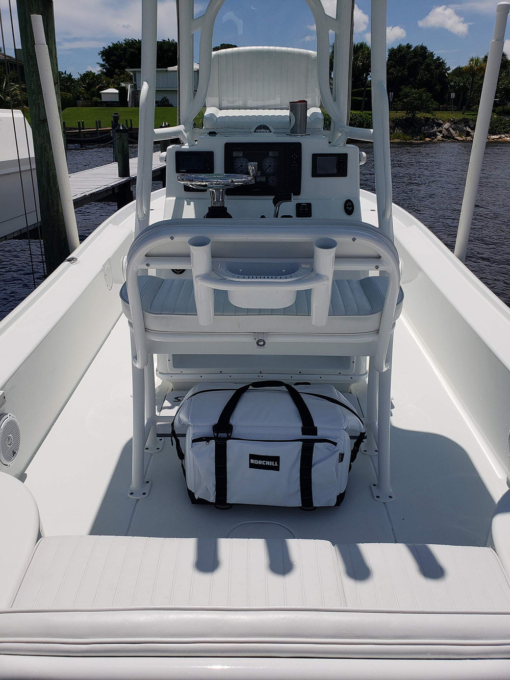 NorChill BoatBag 24-can capacity for beverages and snacks.