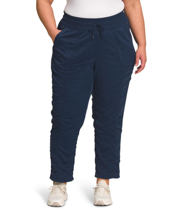 The North Face Aphrodite 2.0 Pant pocket detail highlights secure storage for valuables.