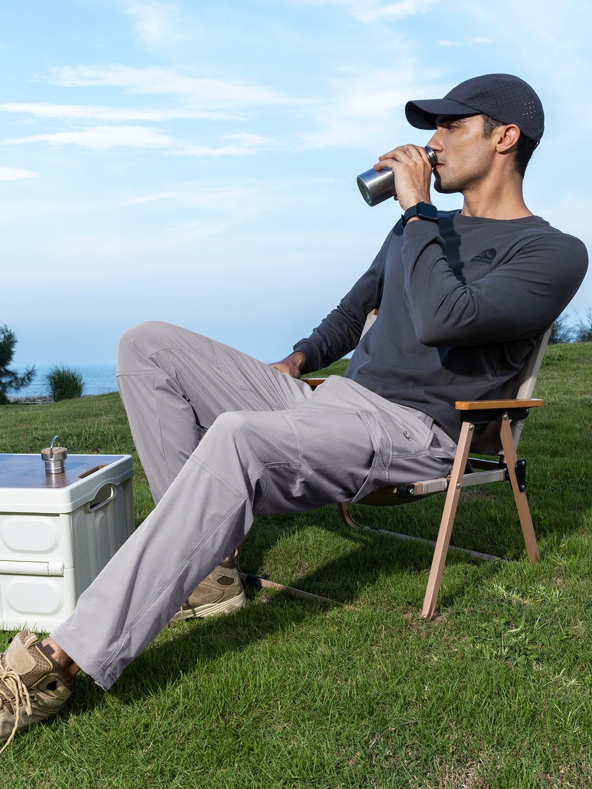 NORTHYARD men's cargo pants right-thigh zip pocket ideal for tools.