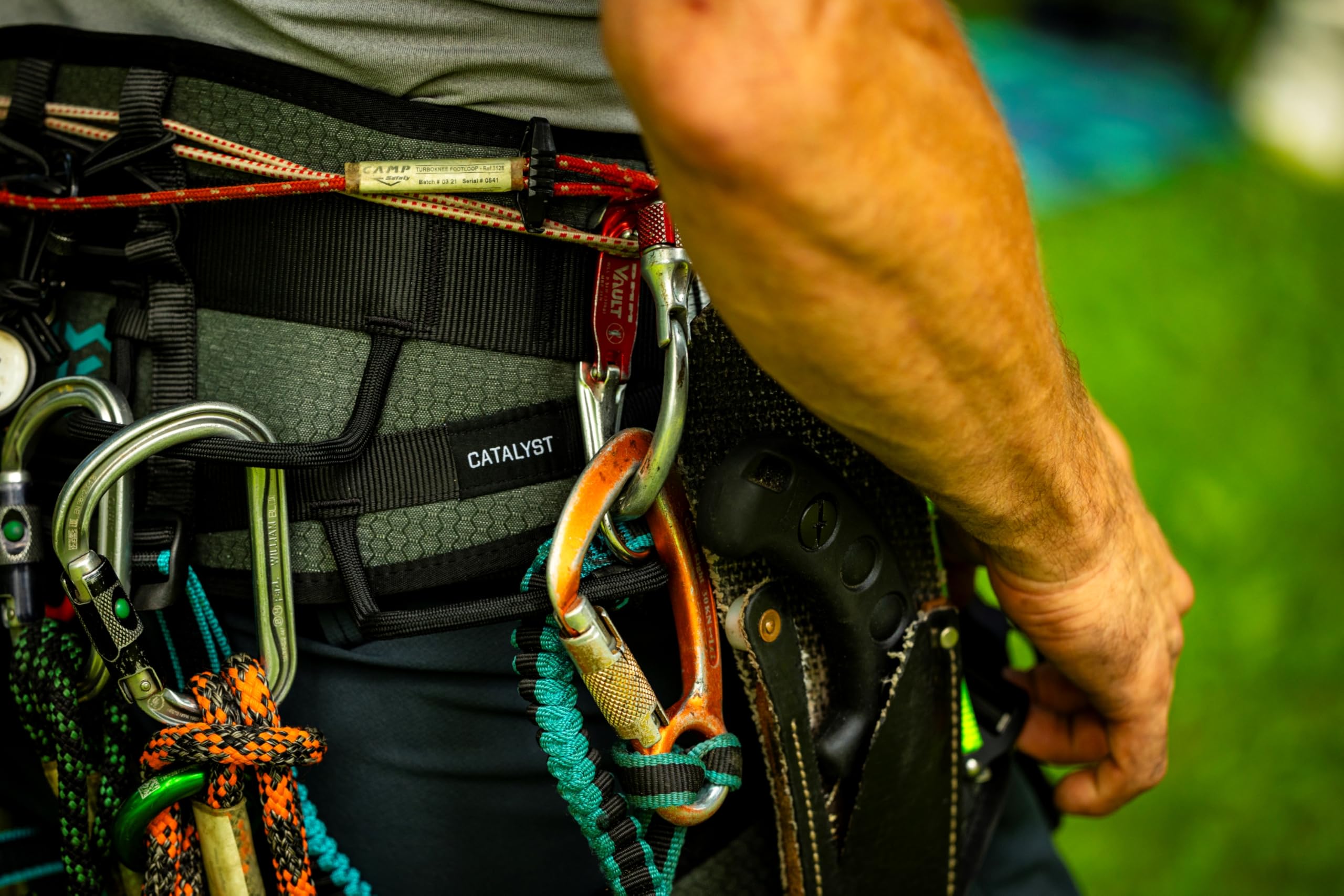 Notch Catalyst supports up to 330 pounds with gear.