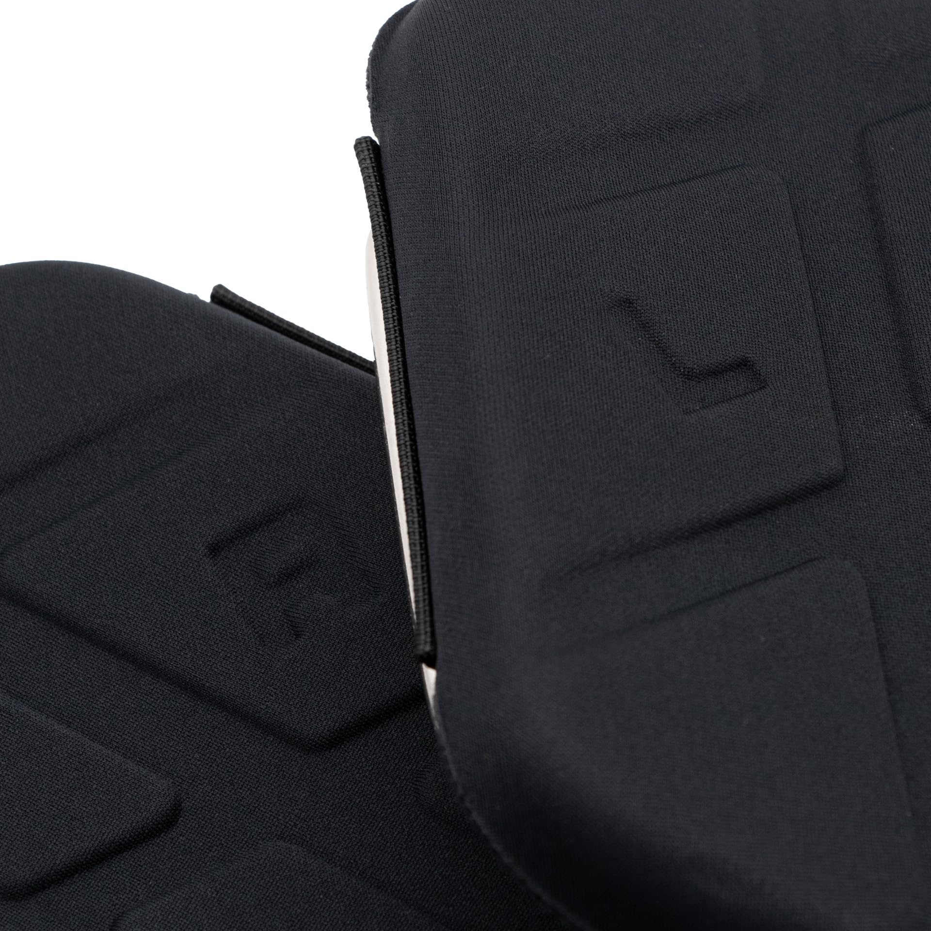 Notch Gecko integrated padding adds soft, responsive comfort during sessions.