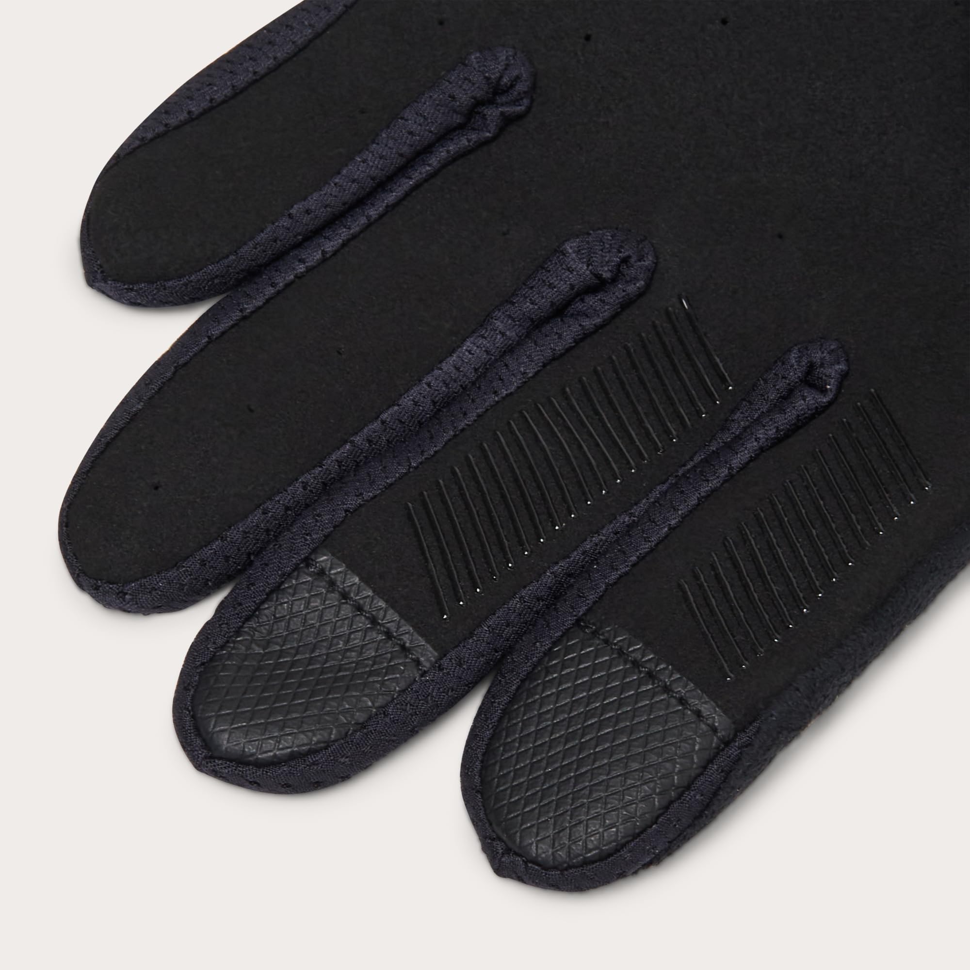 Oakley All Mountain Glove back stretch fabric enables flexible, comfortable movement