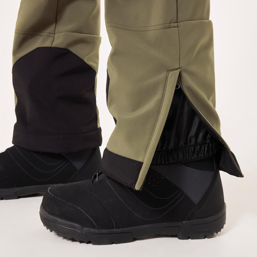 Oakley Harper Softshell Pants reinforced kick panels for durability