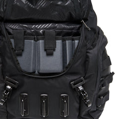 Oakley Kitchen Sink Backpack stealthblack bottom shoe compartment keeps footwear separate.