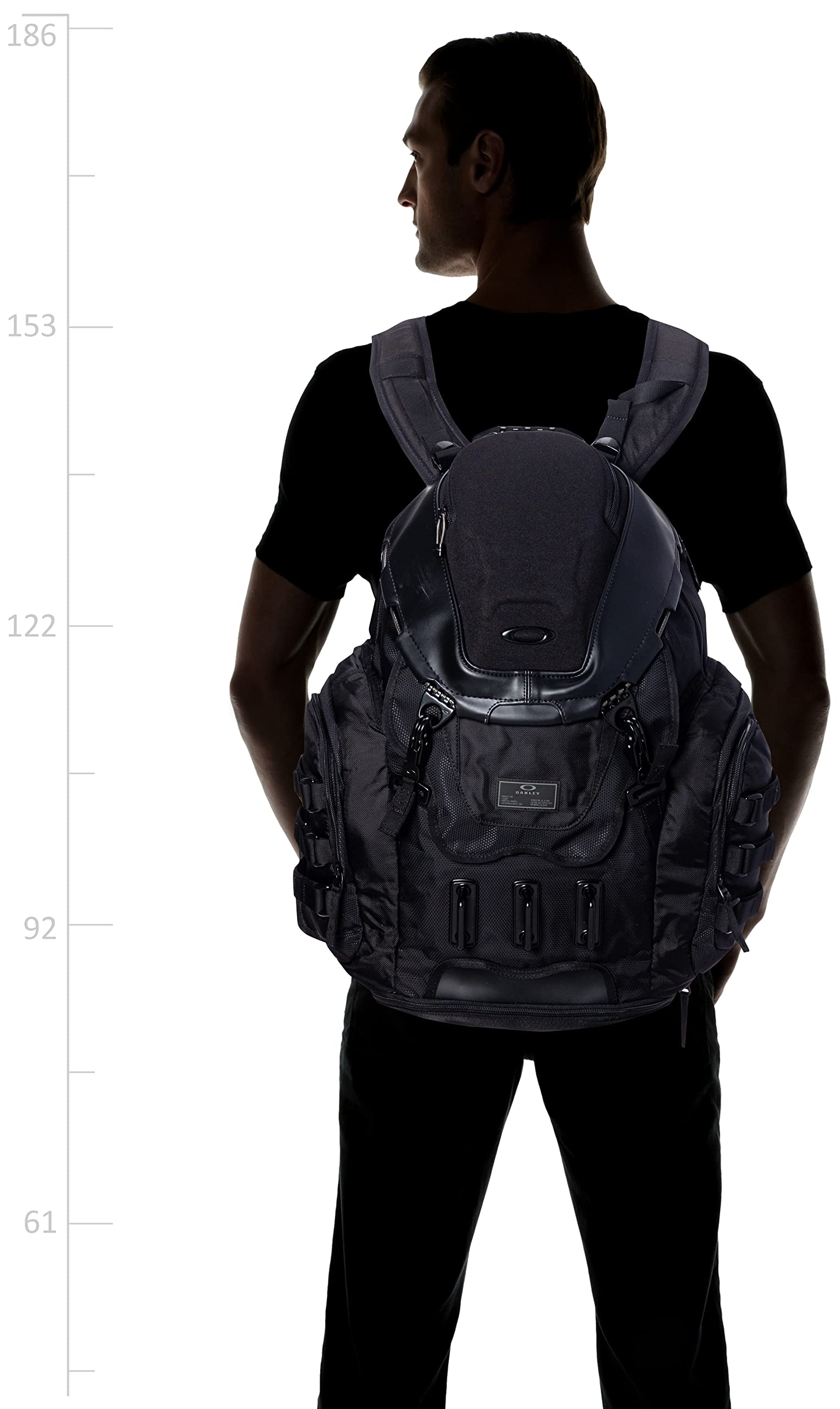 Oakley Kitchen Sink Backpack stealthblack side view highlights durable abrasion-resistant fabric.