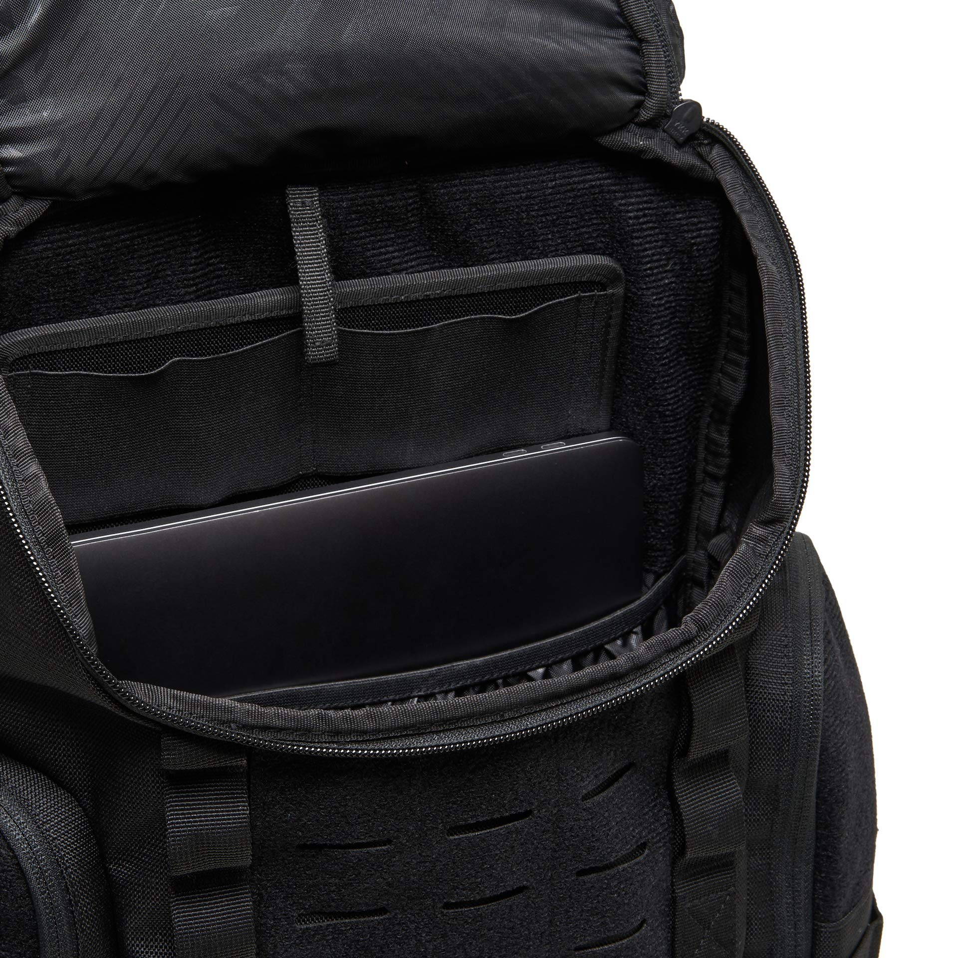 Oakley Link Pack Miltac 2.0 Blackout side pocket keeps essentials accessible.