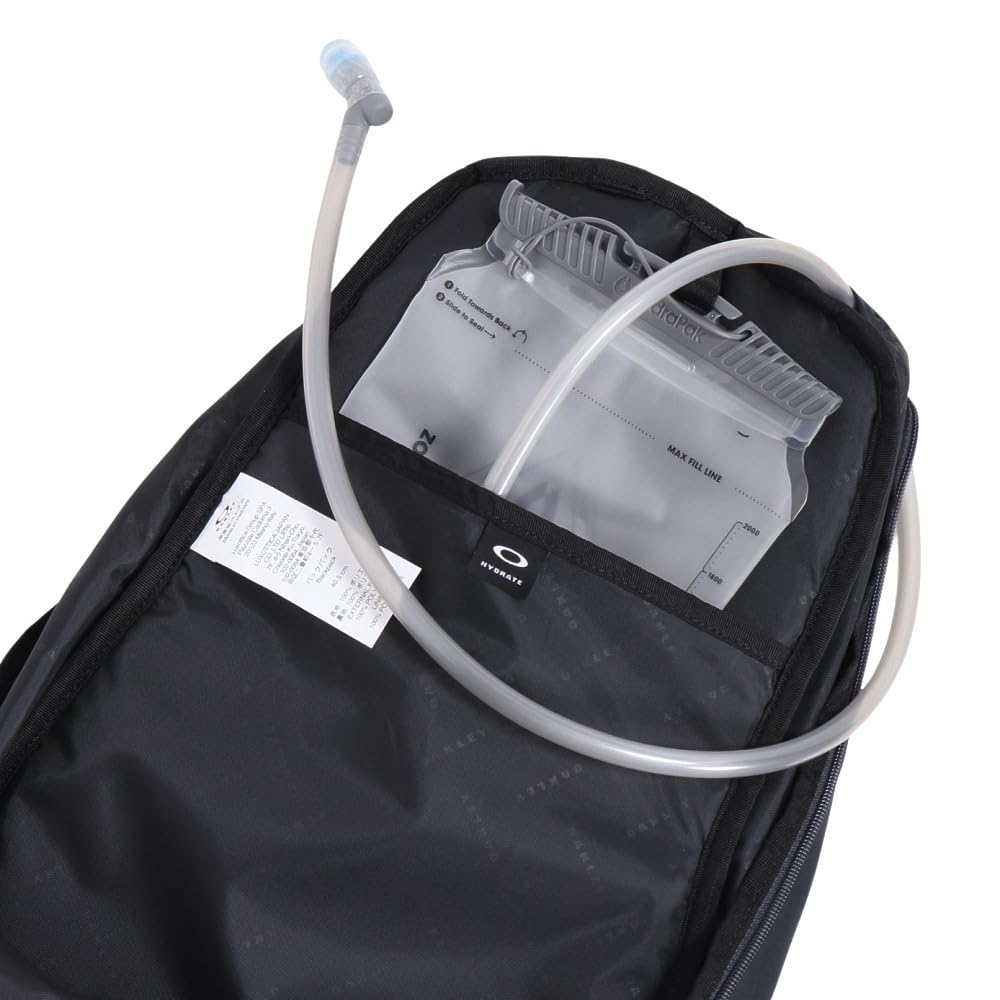 Oakley Seeker Traverse Hydra Bag water-repellent finish helps resist dampness