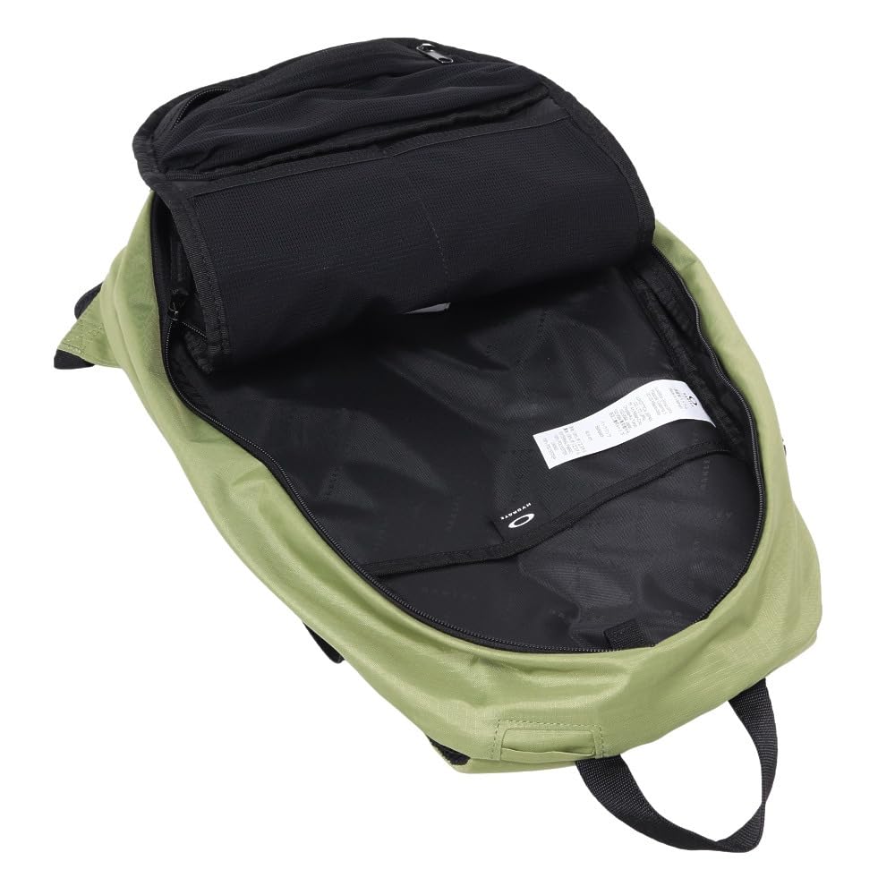 Helmet slot on Oakley bag keeps helmet secure after rides