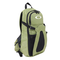 Oakley Seeker Traverse RC Hydra Bag main compartment keeps gear organized for rides