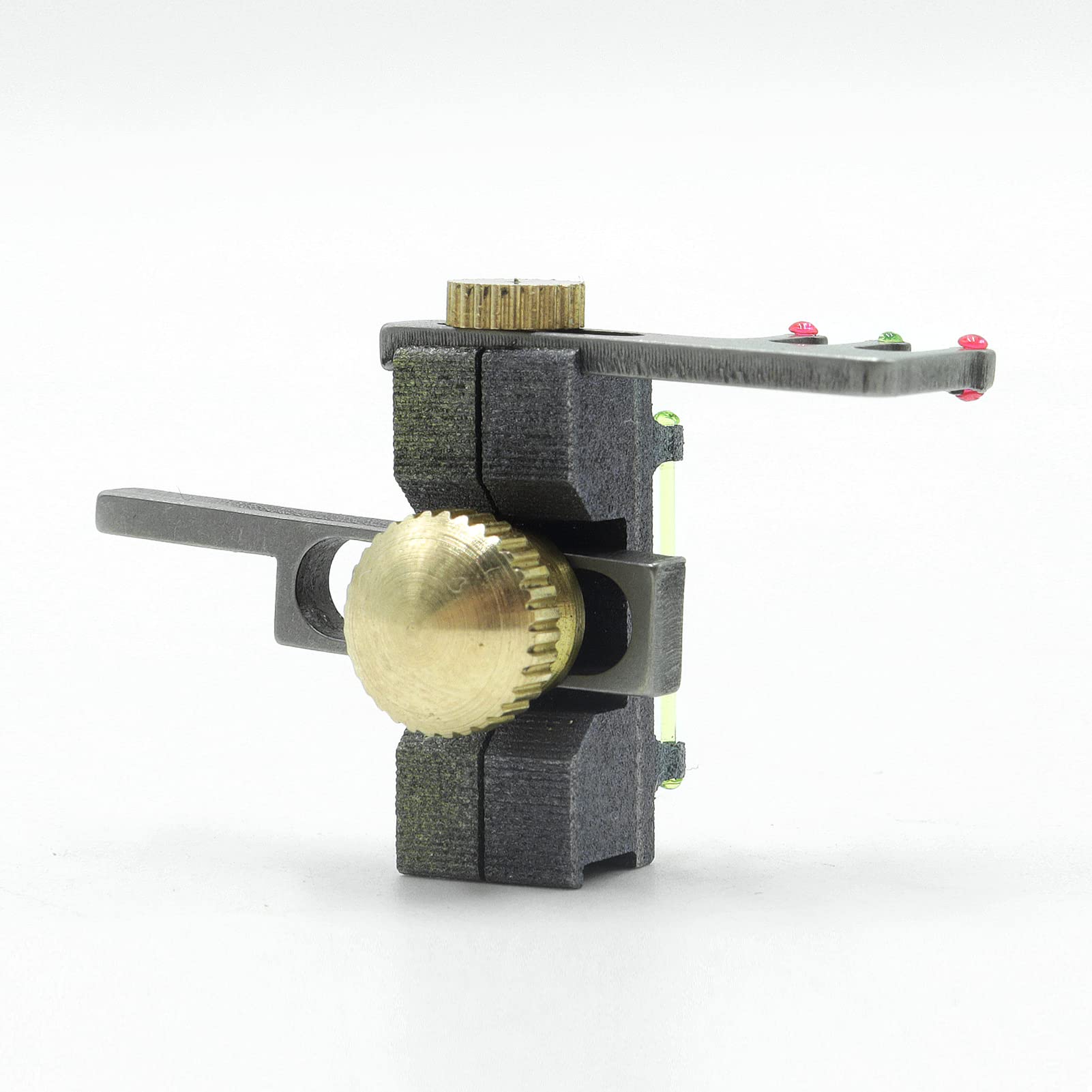 OBTOUTDOOR slingshot sight in-use illustrating clear aiming reference