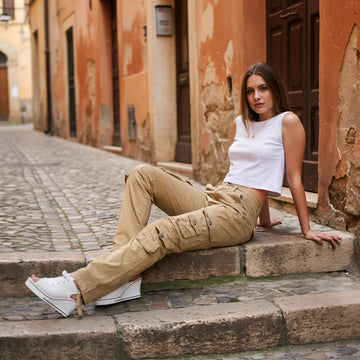 OCHENTA cargo pants side pockets for quick-access storage during activities.