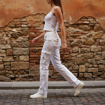 OCHENTA cargo pants waist-detail demonstrates high waist comfort and adjustable leg opening.