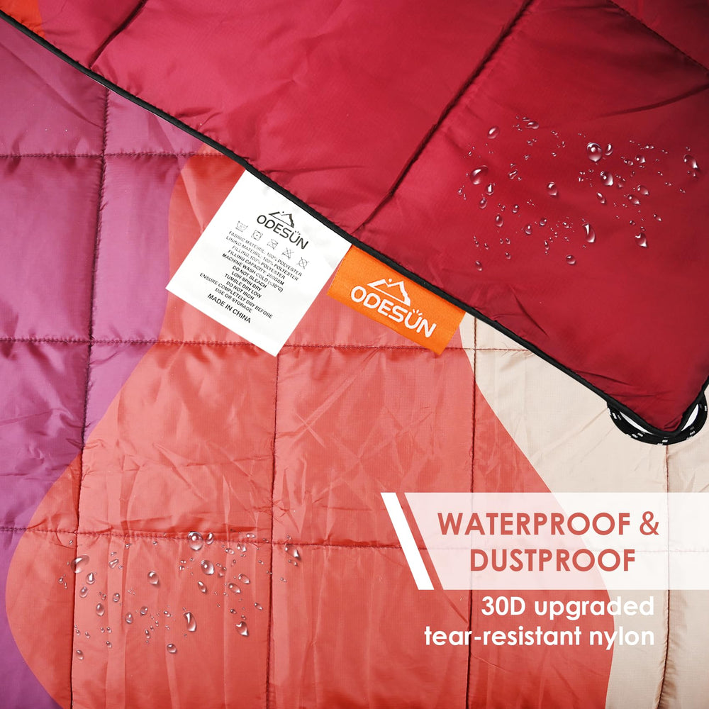 ODESUN Puffy blanket can double as a mat or cloak during trips.