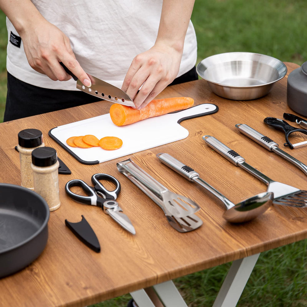Odoland slotted tong for safe turning on hot grills