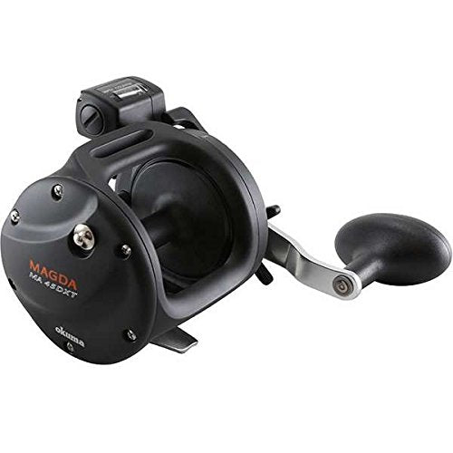 Okuma Magda Star Drag Levelwind 15 spool close-up on graphite spool