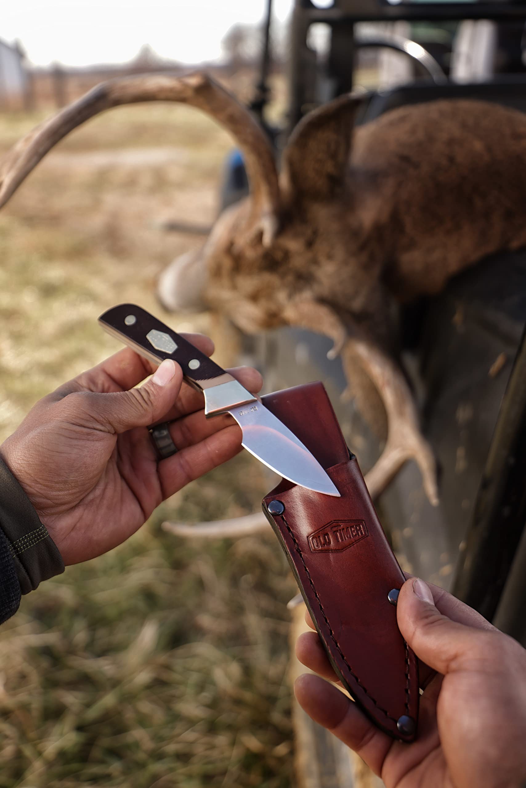 Full tang construction with ergonomic sawcut handle