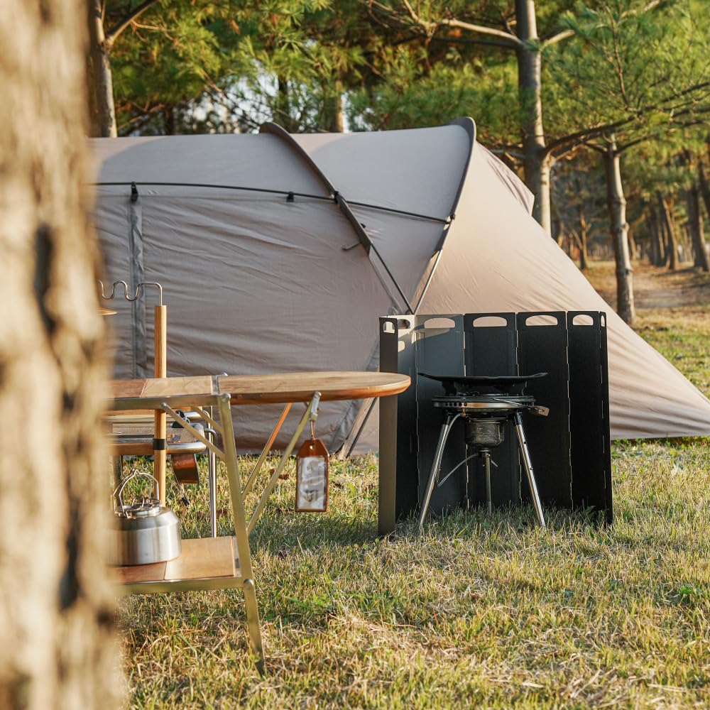 OLG Camp Stove Windscreen round-handle demonstrates quick setup with gloves.
