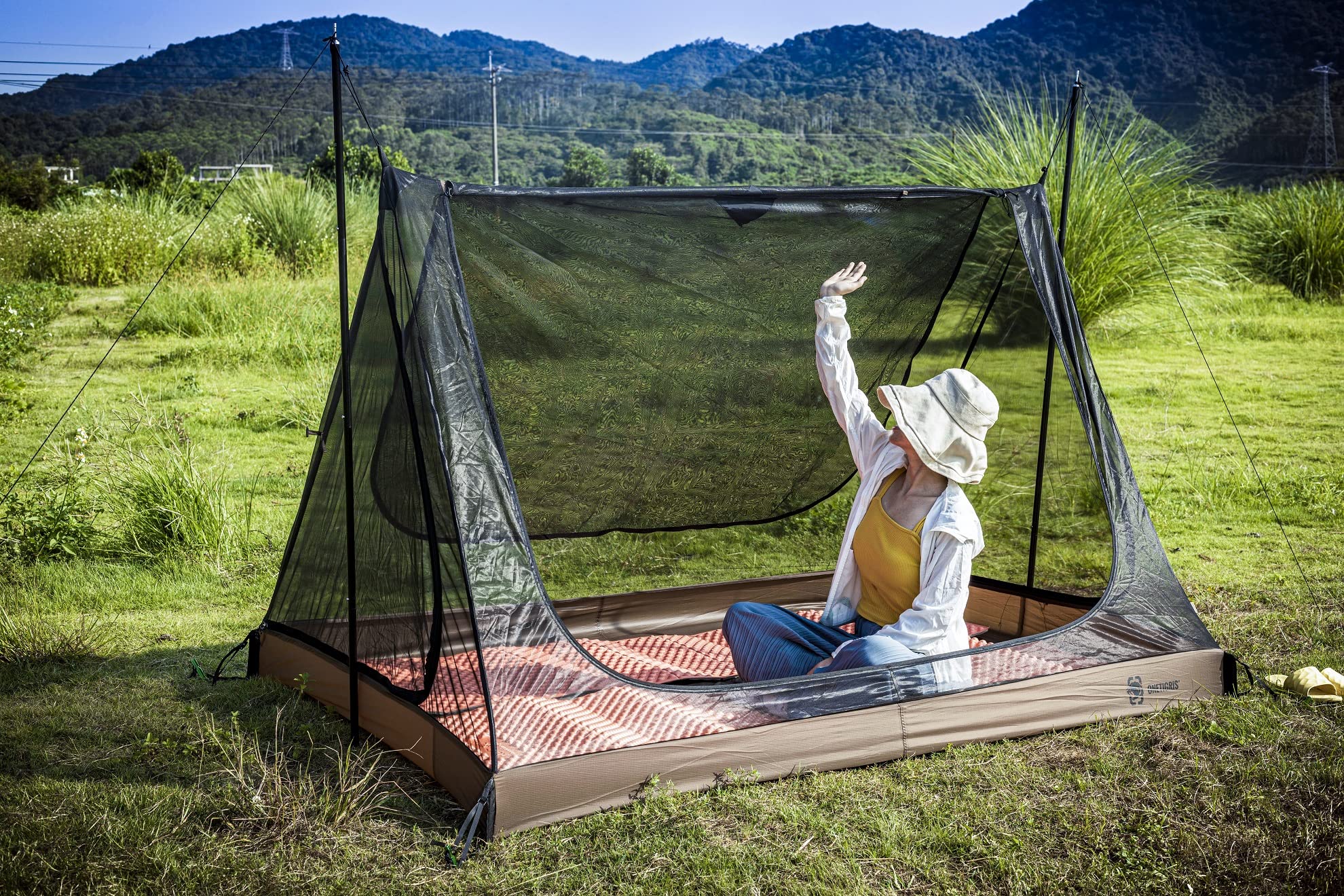 OneTigris 2-person mesh tent folded compact portable carry bag