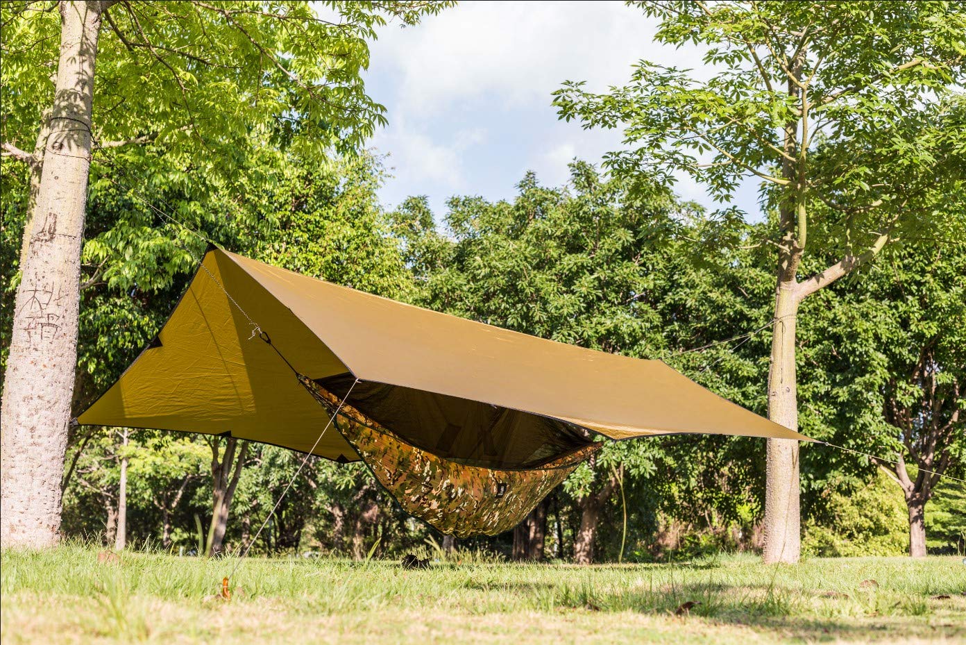 OneTigris Hideout Underquilt packaged in compact form for carrying