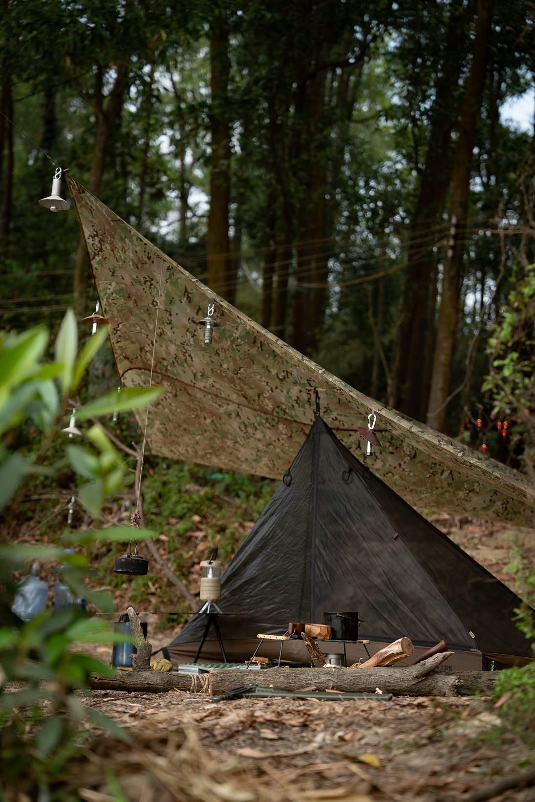 ONETIGRIS mesh teepee tent interior spacious layout for gear and sleeping pad.