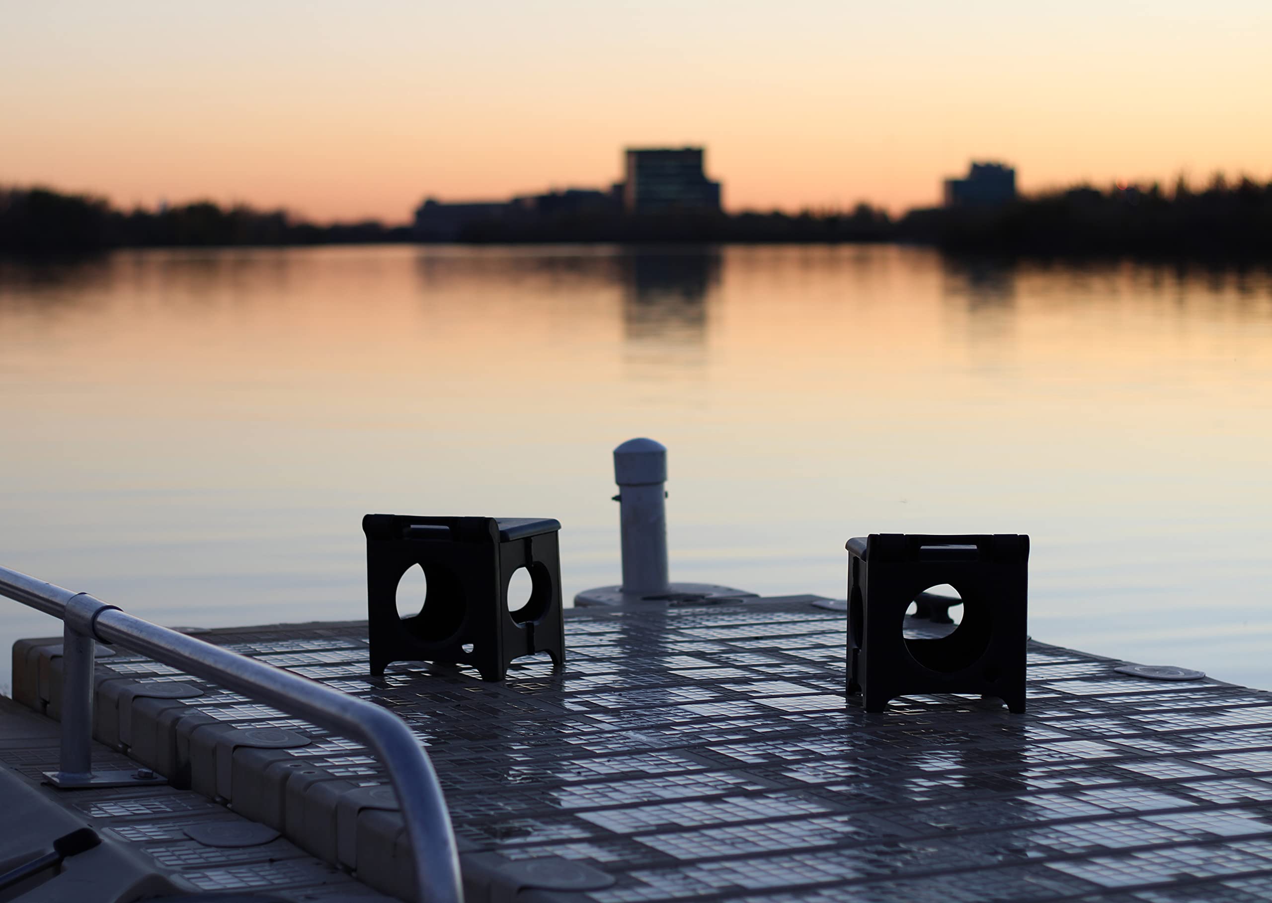Onmaru mini folding stool ideal for picnics and hikes with easy access.