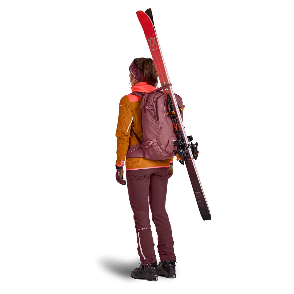 Ortovox Haute Route 30L S ergonomic back system supports long days on slopes