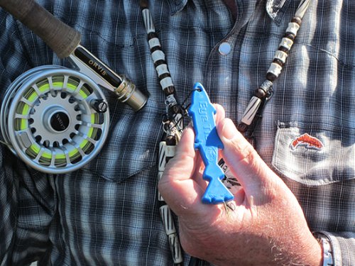 Close-up of funnel slot for sizes 4-8